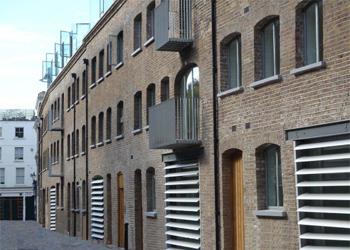 >Ground Floor Office/Showroom To Let, 336 sq ft (31.2 sq m), 18 Powis Mews, Notting Hill, London, W11