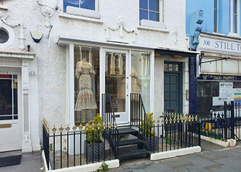 Prominent Class E Retail Unit to Let, 354 sq ft (33 sq m), Ground Floor Shop, 302 Westbourne Grove, Notting Hill, London W11